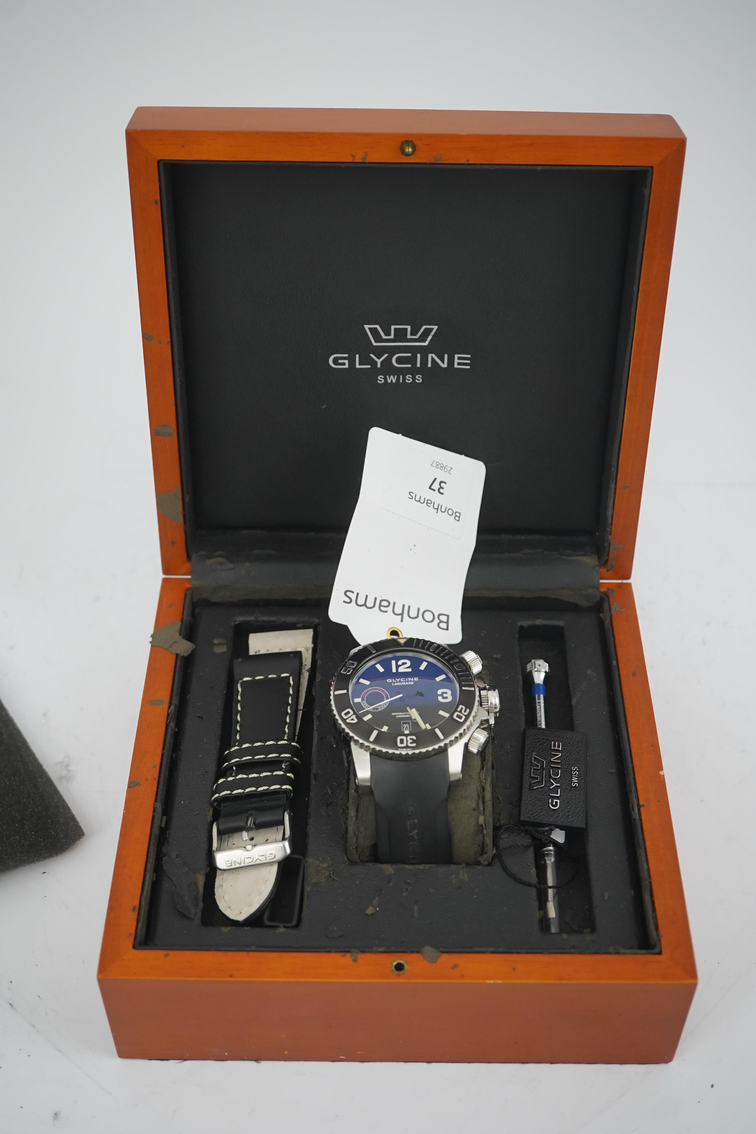 A gentleman's modern stainless steel Glycine Lagunare automatic officially certified chronometer diver's watch